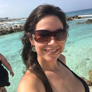 Meet your Posher, Leah